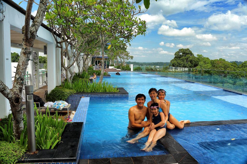Mau Liburan Tapi Gak Mau Capek dan Kena Macet? Cobain Staycation!