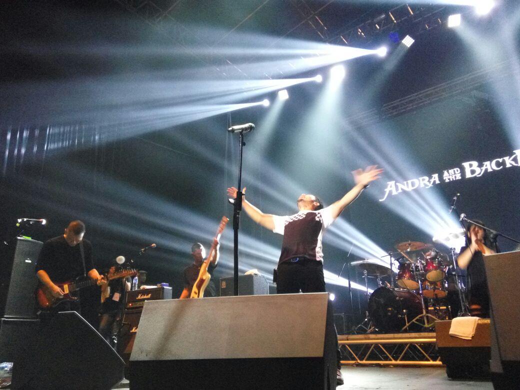 "Handuk Vokalis Andra and The Backbone Gak Akan Aku Cuci"