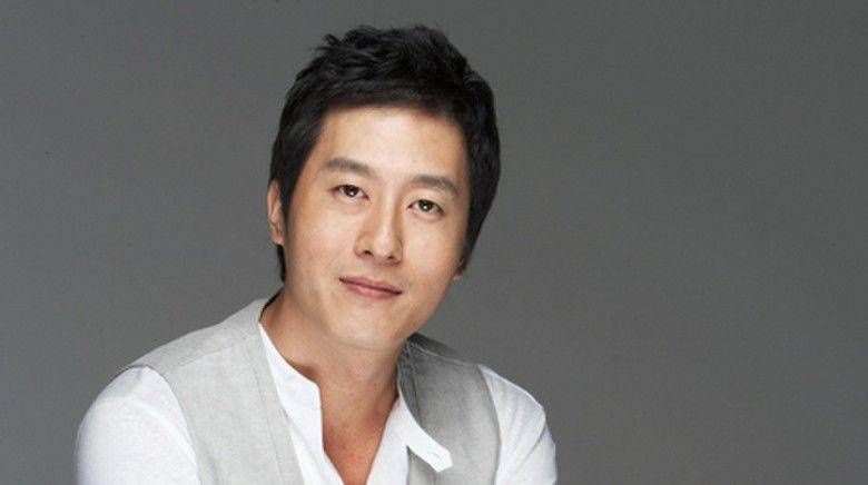 Meninggal di Usia 45 Tahun, Begini Perjalanan Karier Aktor Kim Joo Hyuk