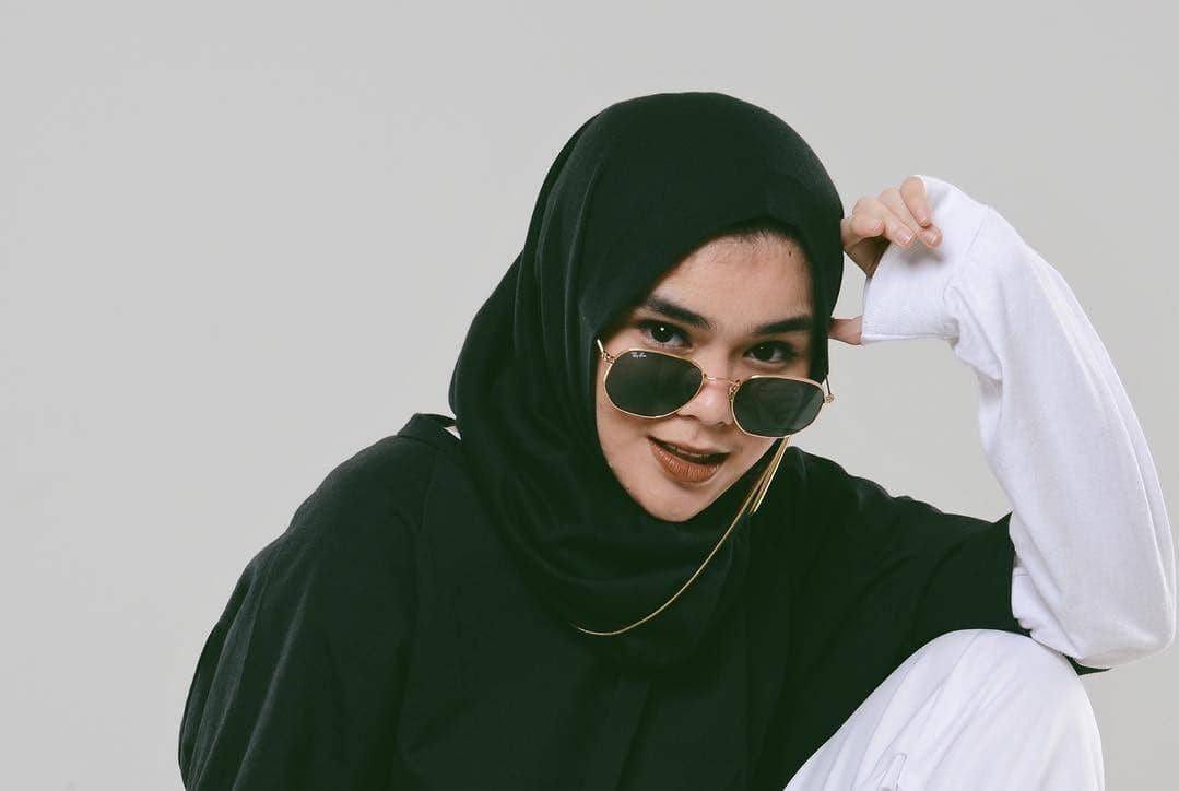 Kini Berhijab, Begini Potret Gaya Keren Sivia Eks-Blink