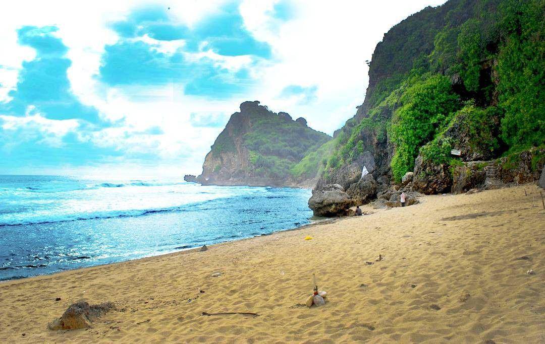 instagram.com/pantai_nguyahan/
