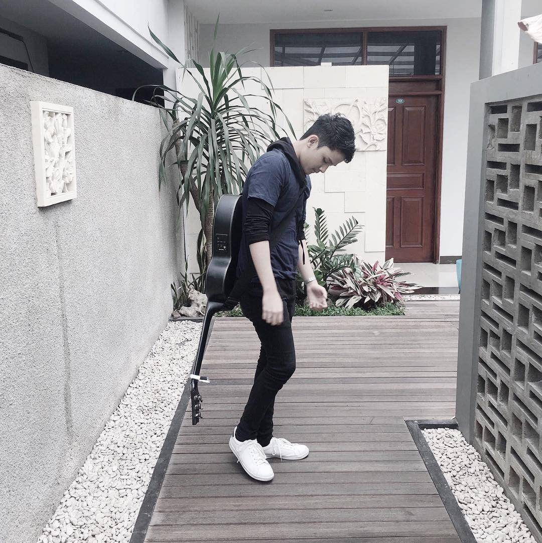 https://www.instagram.com/bagasran_