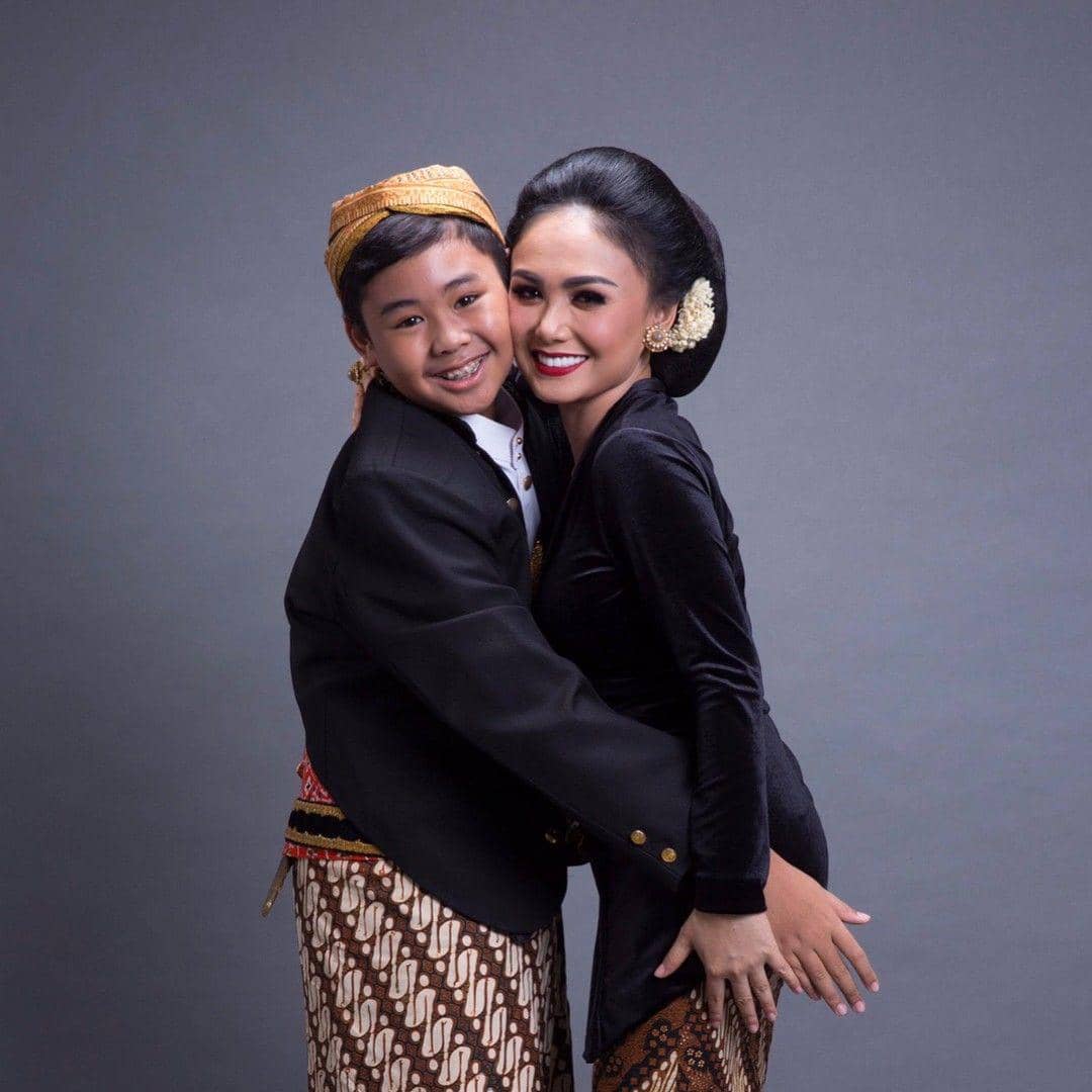 instagram.com/yunishara36