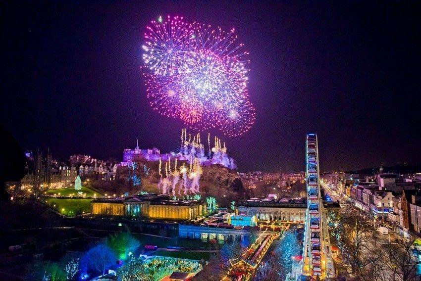 titaniumfireworks.com