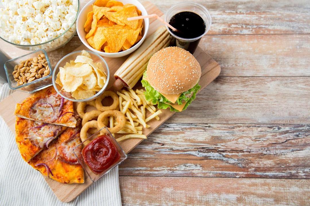 4 Alasan Junk Food Jadi Pilihan Utama, Nomor 4 Paling Enak!
