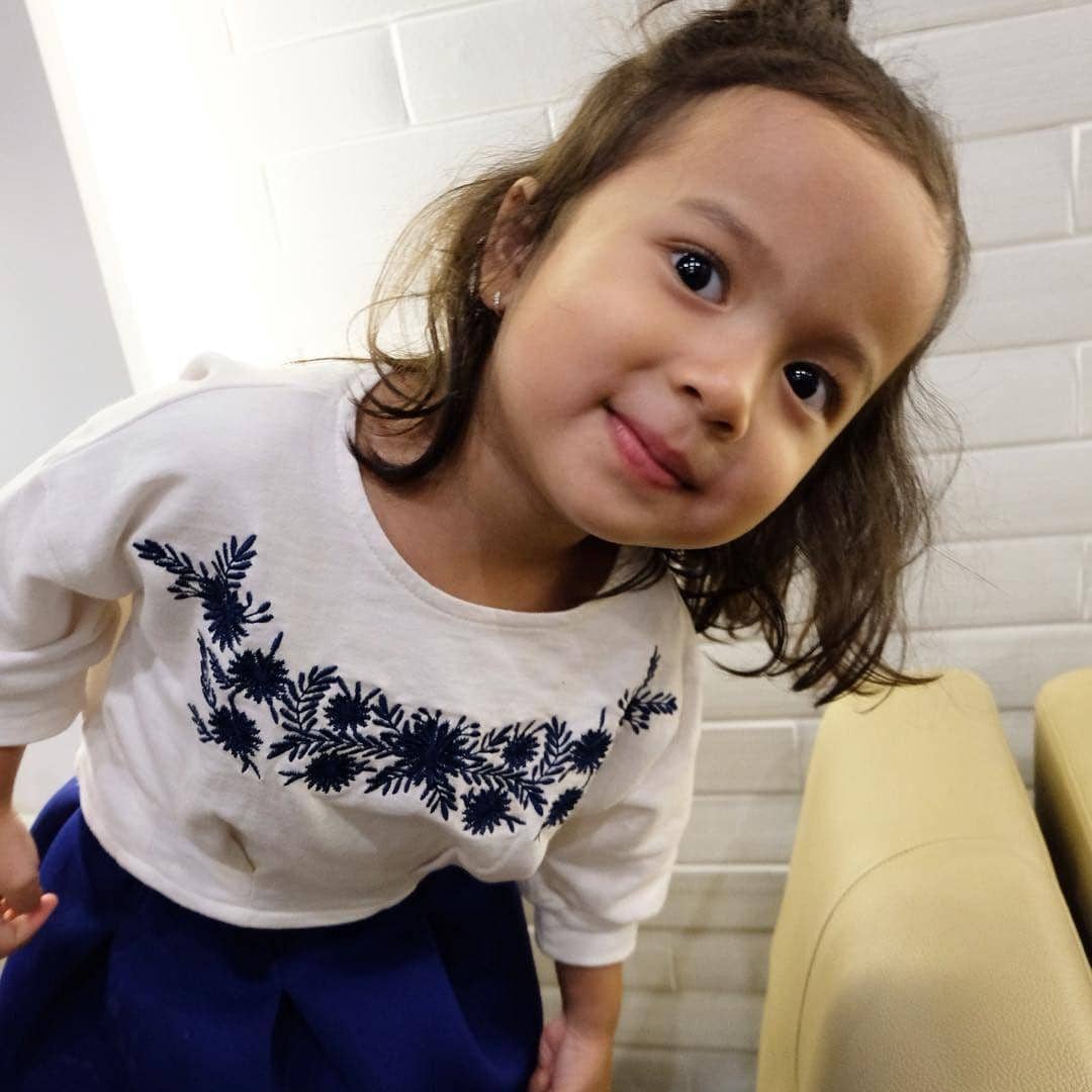 instagram.com/artikasaridevi