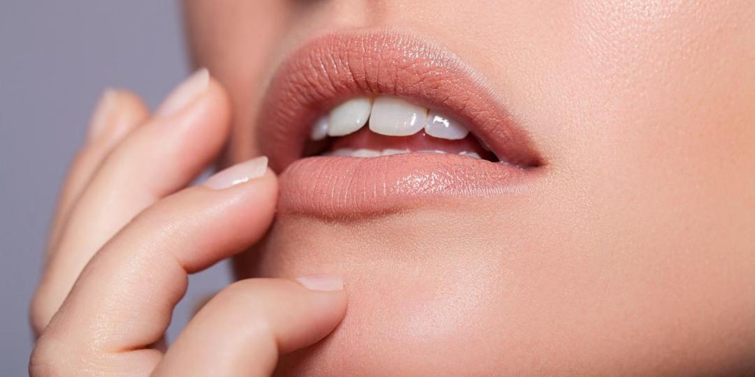 4 Tips Agar Gak Terlihat Pucat Saat Pakai Lipstick Nude
