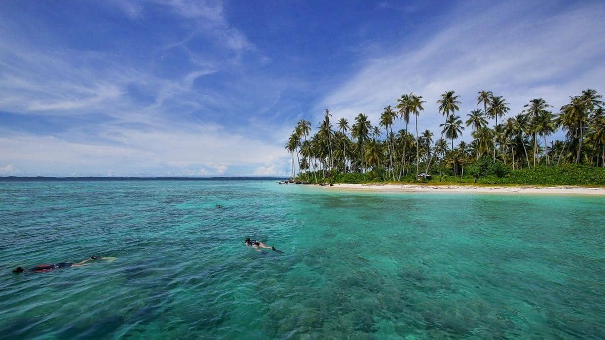 Bak di California, Sayang Jika Melewatkan 5 Pantai Eksotis di Aceh Ini!