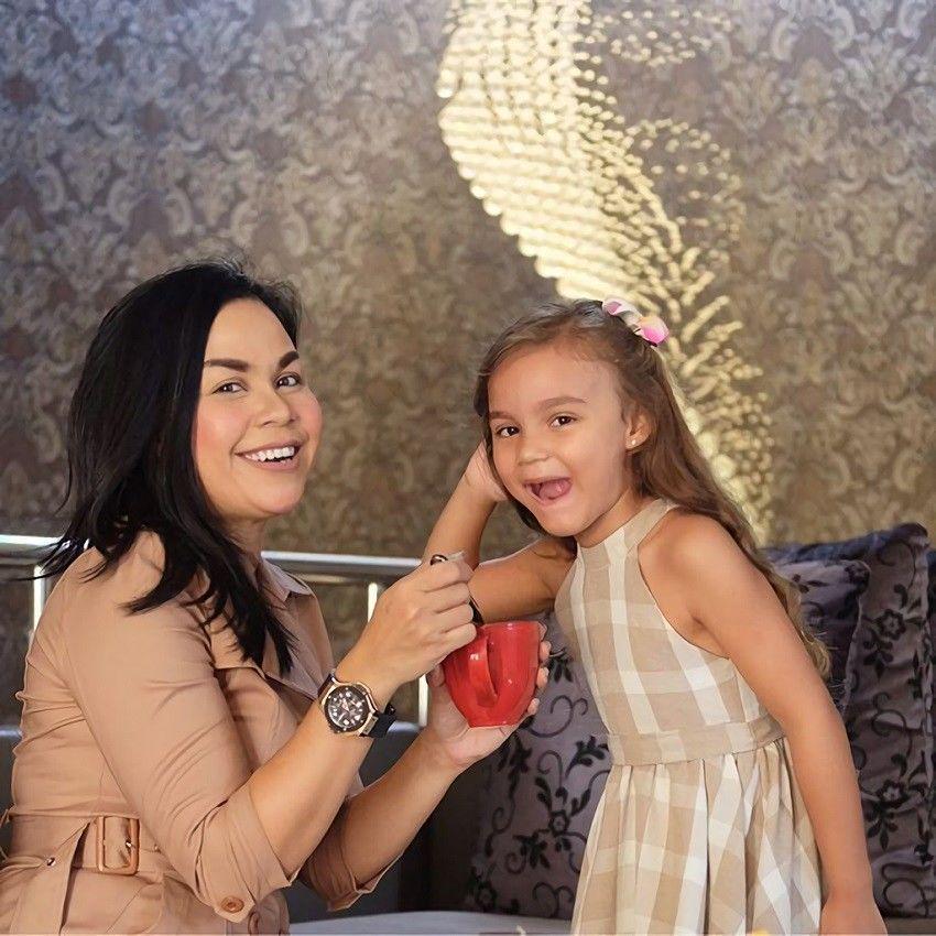 10 Potret Cantiknya Chloe, Putri Sulung Melaney Ricardo & Tyson