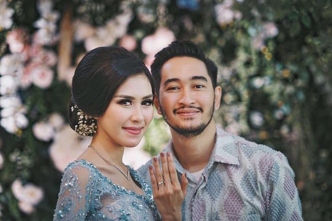 10 Potret Manisnya Acara Tunangan Syahnaz Shadiqah & Jeje Govinda