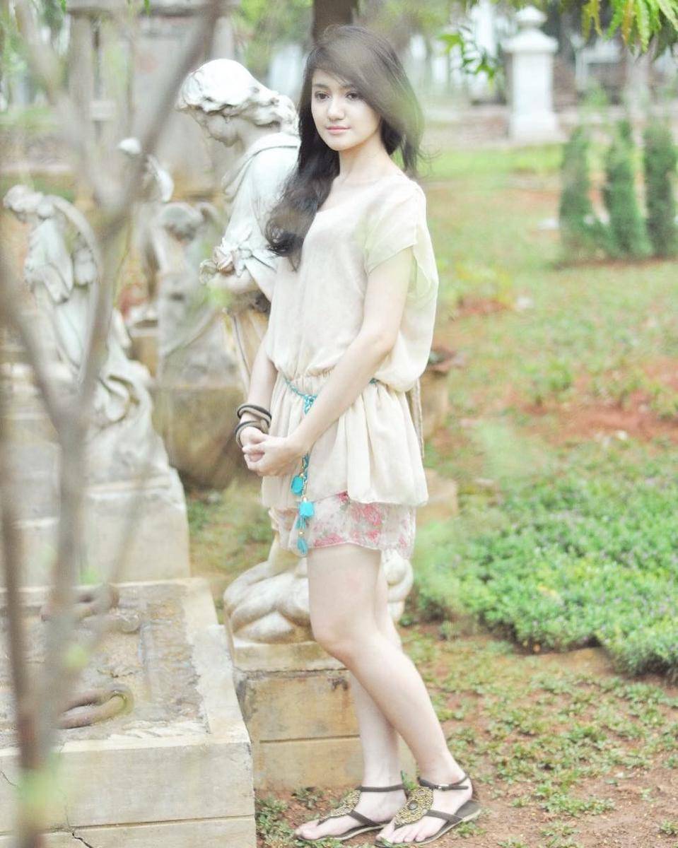instagram.com/marcella_simon
