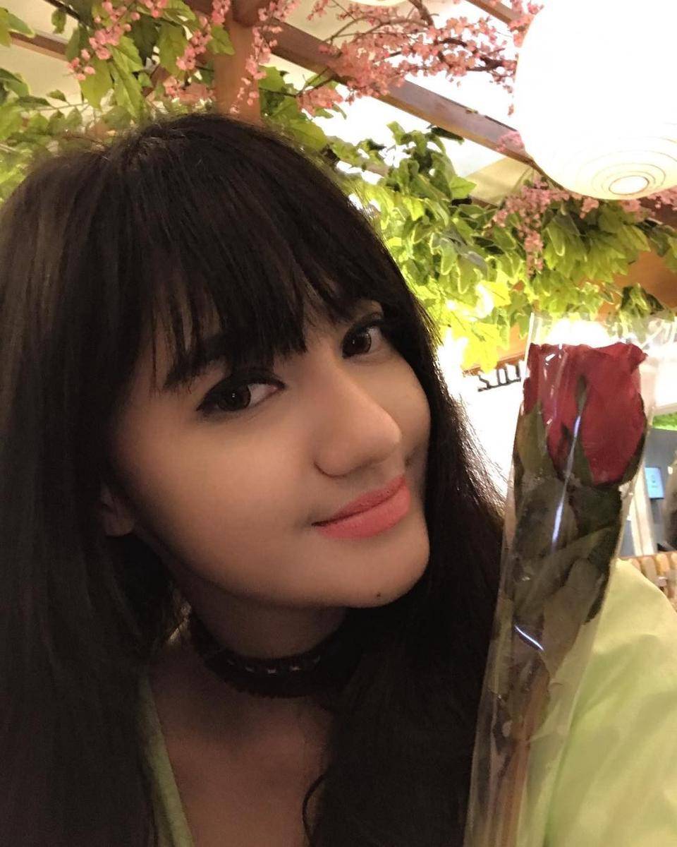 instagram.com/marcella_simon