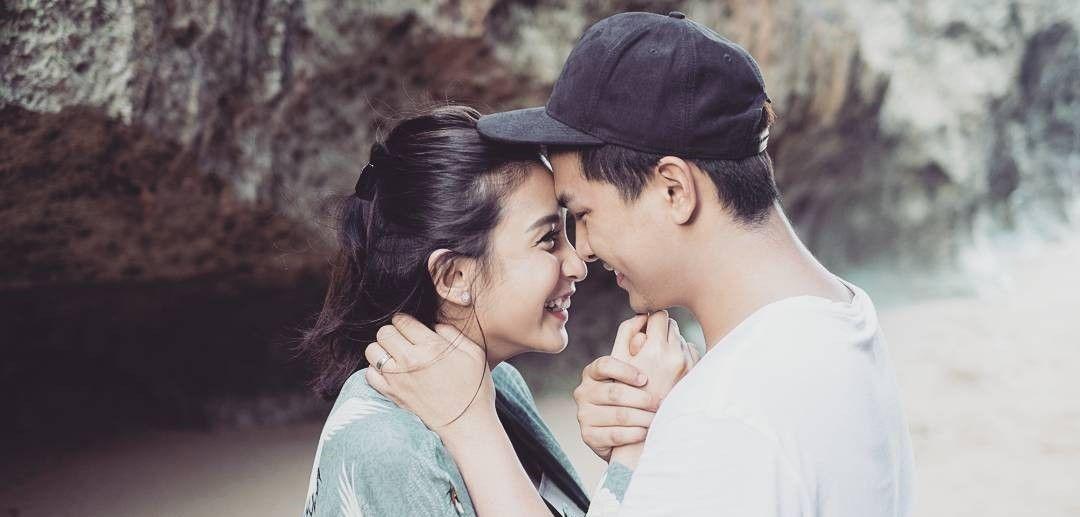 10 Foto Keromantisan Pasangan Artis yang Bikin Kamu Kebelet Nikah