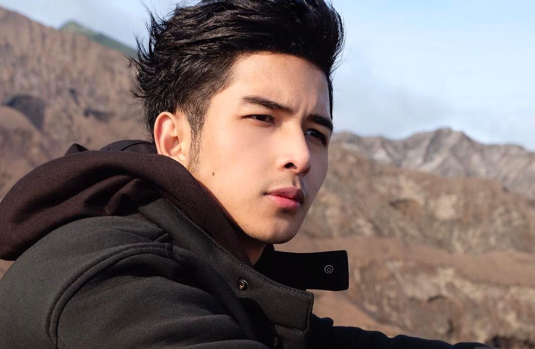10 Gaya Klimis Dokter Aditya Surya Pratama yang Bikin Cewek Meleleh