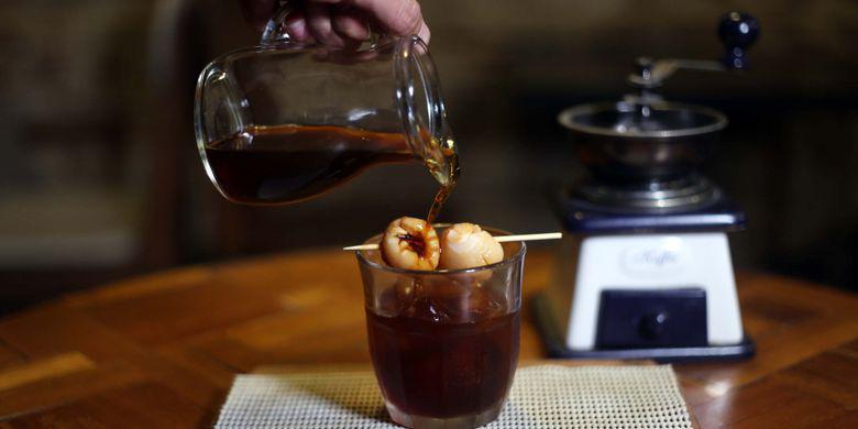 8 Buah Ini Dicampur dalam Secangkir Kopi, Bikin Kesengsem!