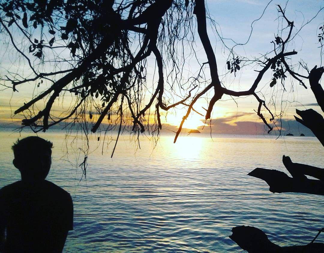 Belum Banyak Diketahui, 9 Pesona Pantai Bentenan yang Indah Banget