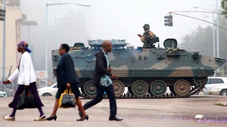 Dikepung Militer, Presiden Zimbabwe Tetap Tolak Mundur