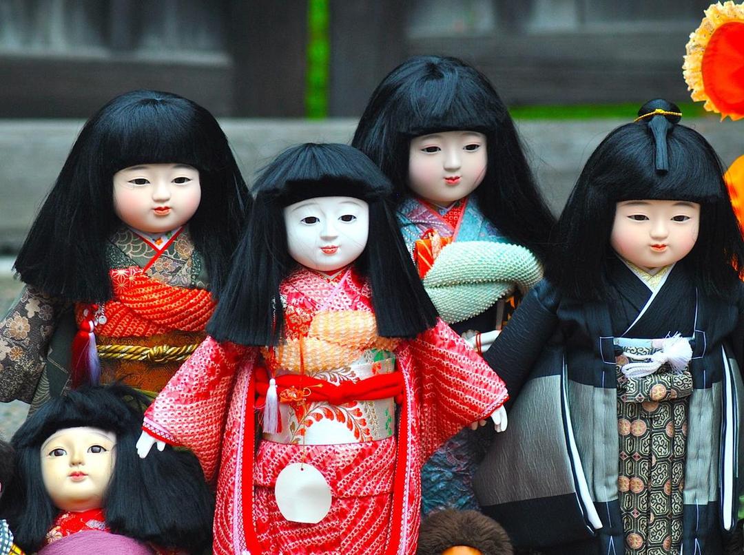 9 Boneka Tradisional Jepang Ini Punya Bentuk yang Menyeramkan!
