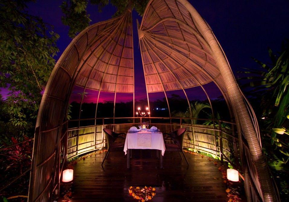 Buat Kencan, 5 Rekomendasi Restoran Paling Romantis di Bali!