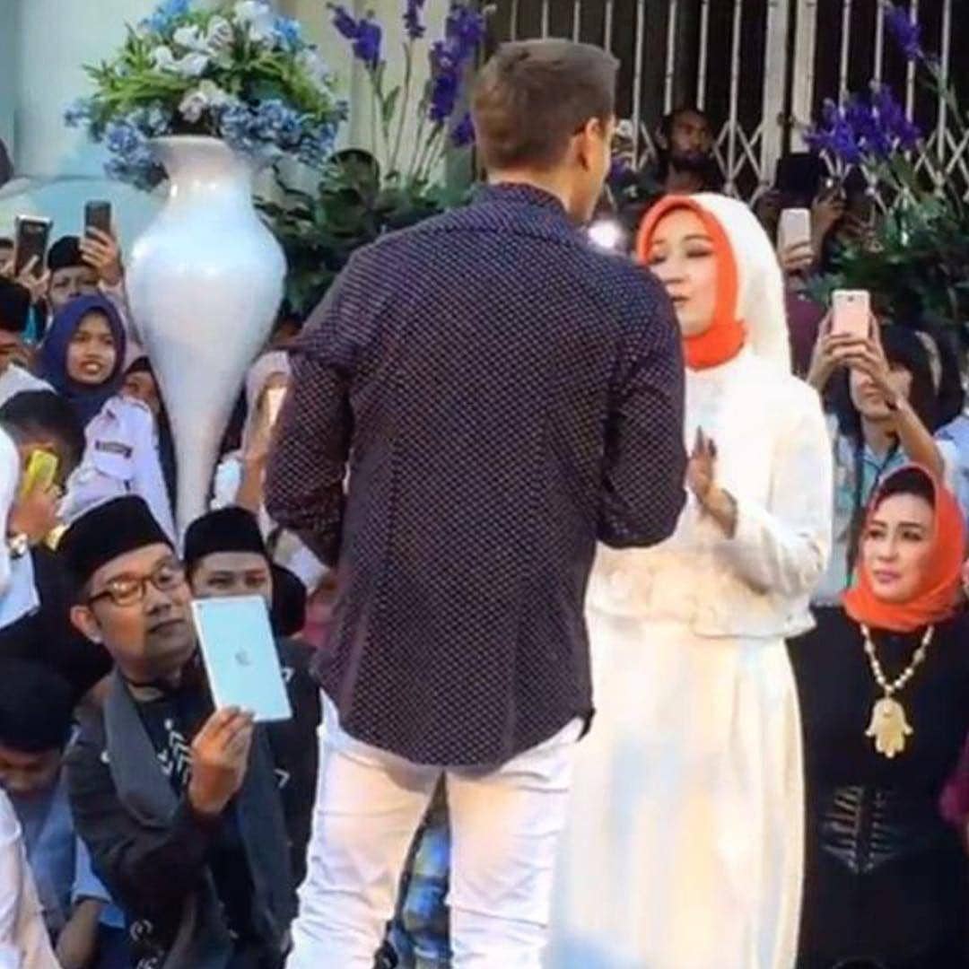 instagram.com/ridwankamil