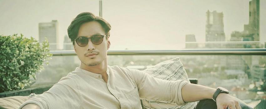 10 Potret Kece Jevier Justin, Host 'Insert' yang Penyayang Keluarga