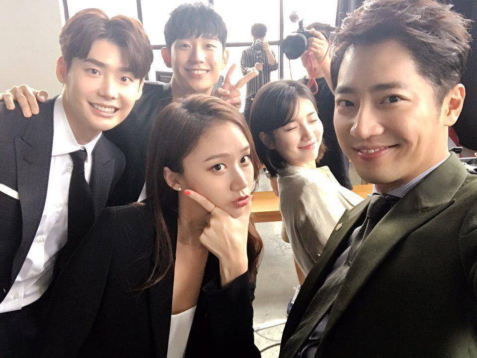 instagram.com/whileyouweresleeping2017/
