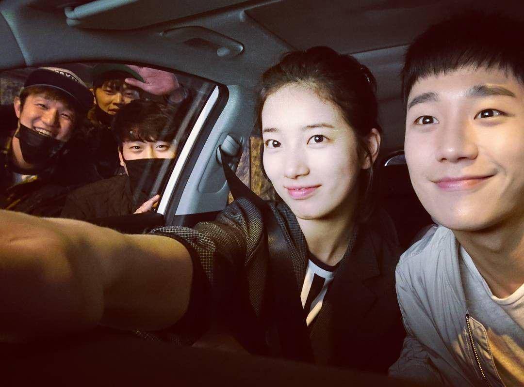 instagram.com/whileyouweresleeping2017/