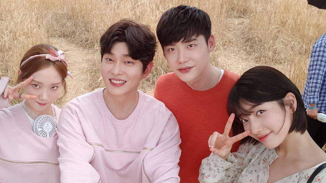 instagram.com/whileyouweresleeping2017/