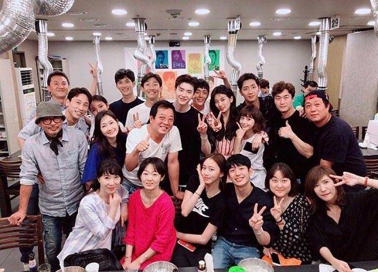 instagram.com/whileyouweresleeping2017/