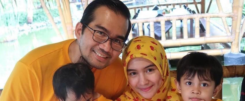 Manis Banget! 10 Potret Ini Bukti Harmonisnya Keluarga Intan Nuraini
