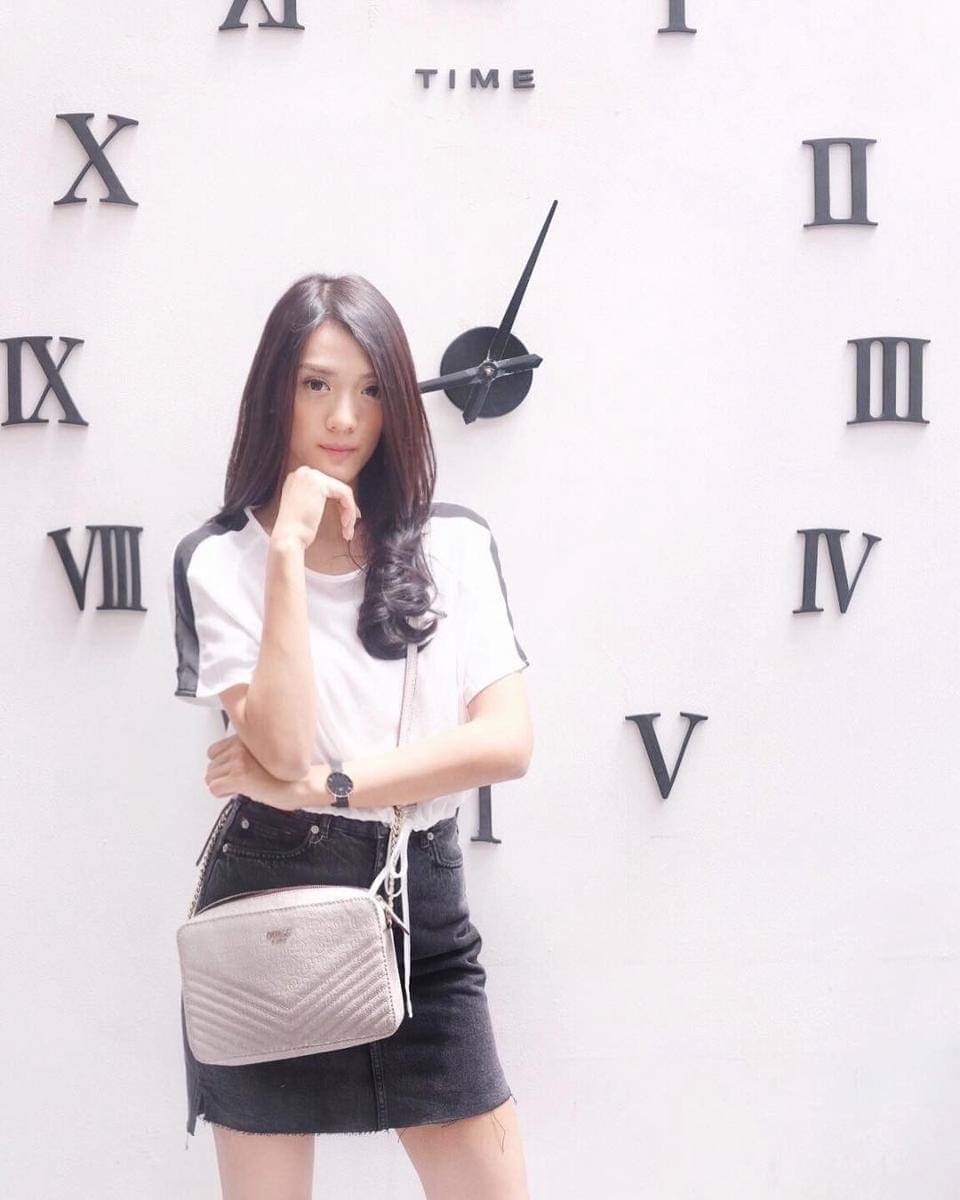 instagram.com/anissaaziza