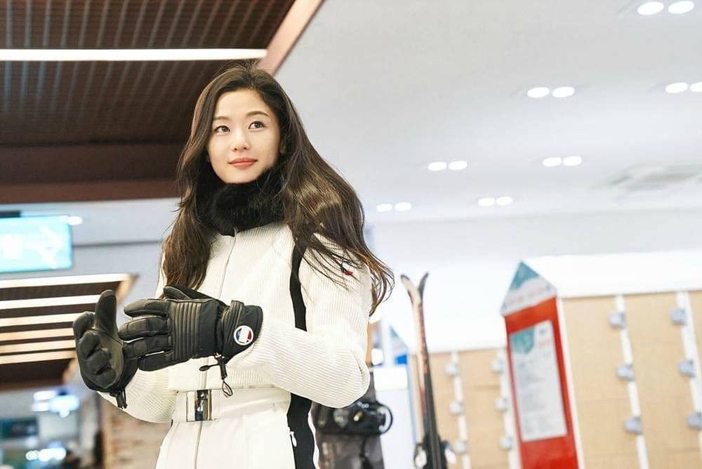 https://www.instagram.com/junjihyun_official/