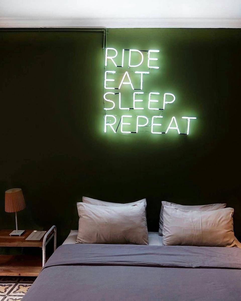 www.instagram.com/stevie6hotel