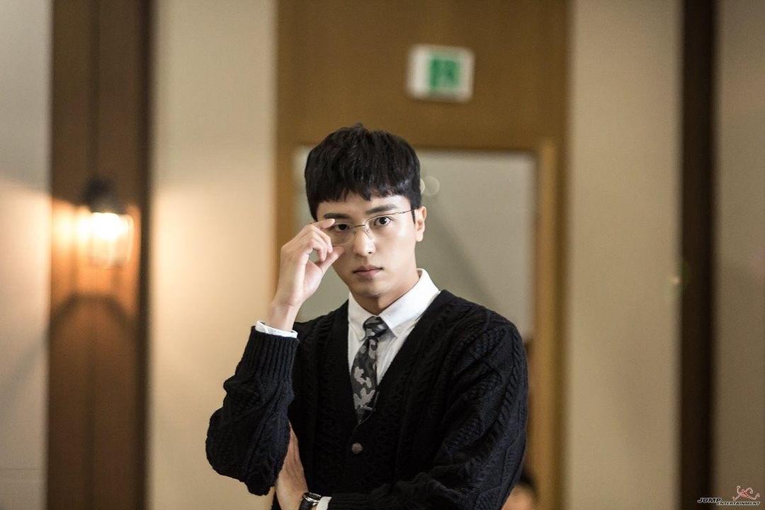9 Potret Yeon Woo Jin, Aktor Berwajah Manis K-Drama 'Nothing to Lose'