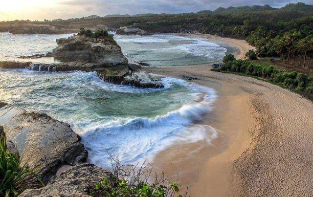 initempatwisata.com