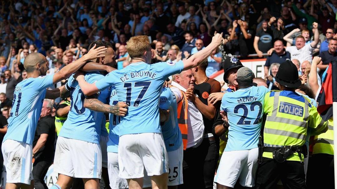5 Selebrasi Gol Pesepak Bola yang Kontroversial di Tahun 2017