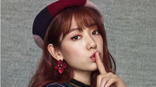 8 Inspirasi Outfit Modis & Boyish ala Aktris Korea Park Sin Hye