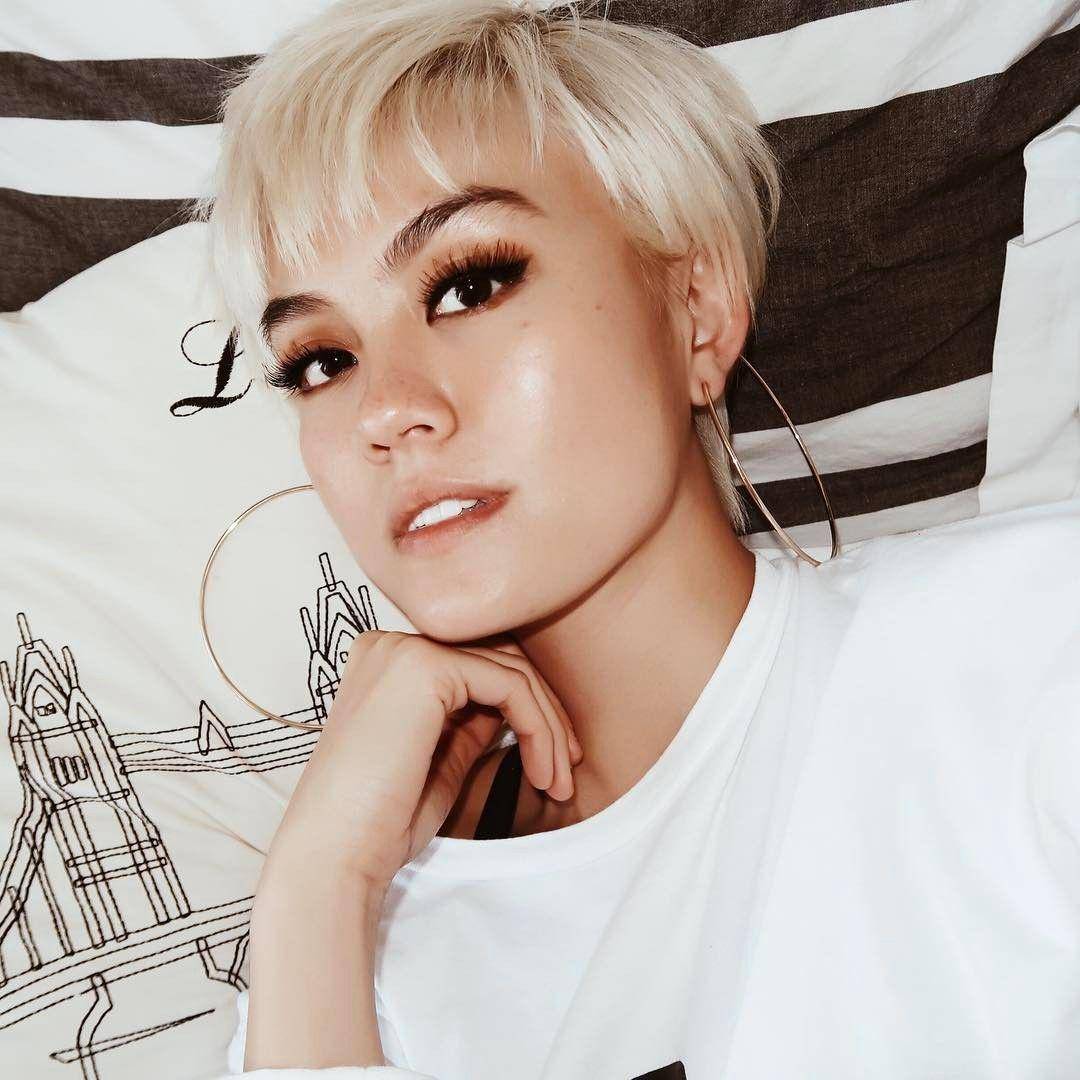 www.instagram.com/agnezmo