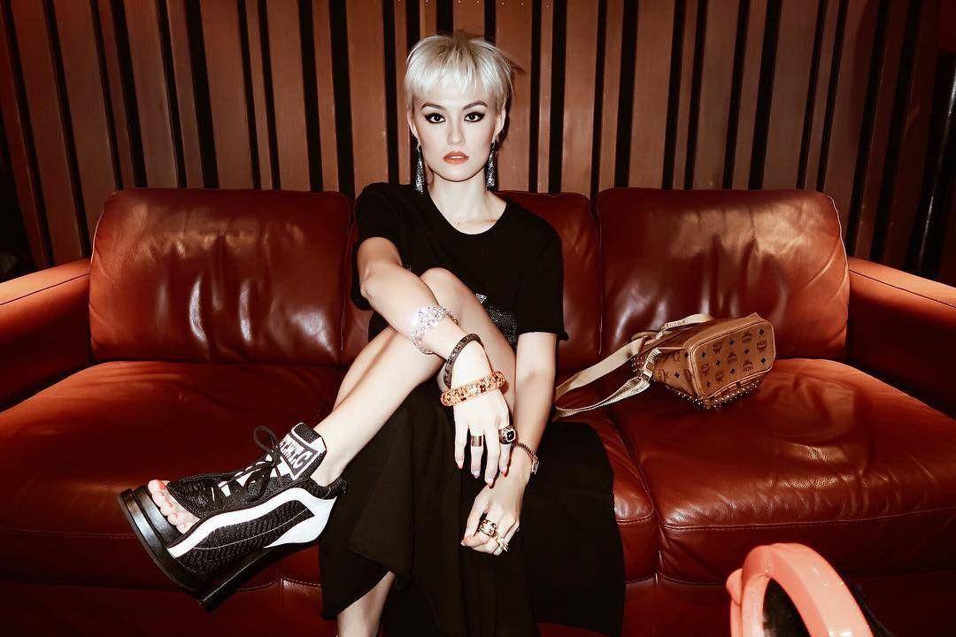 www.instagram.com/agnezmo