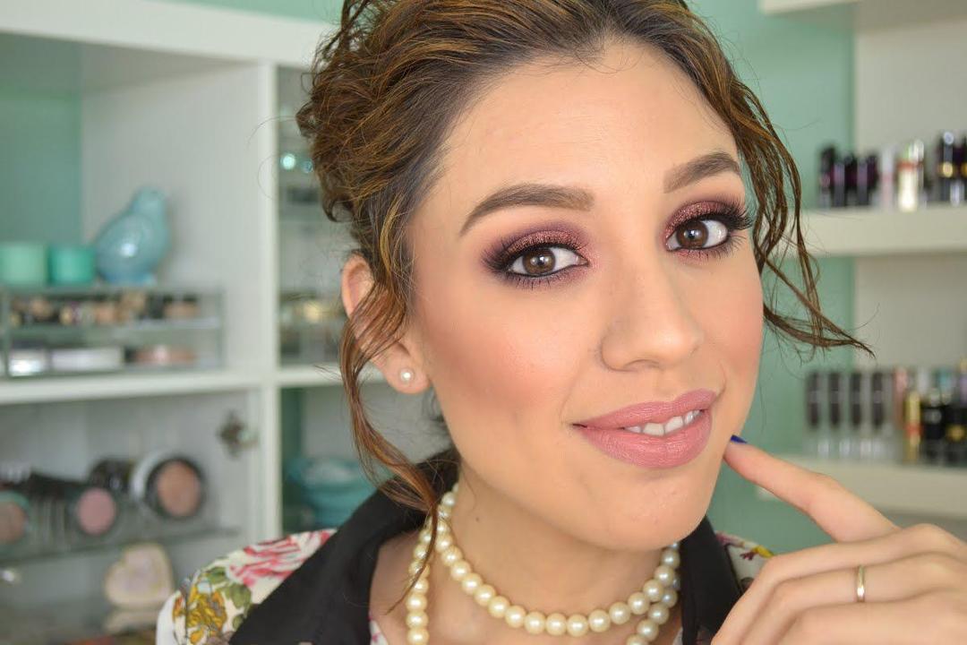 Biar Gak Kelihatan Pucat, Terapkan 6 Aturan Pakai Lipstik Nude Ini!