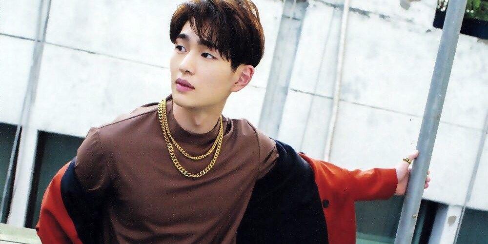 5 Idol KPop dengan Suara Unik, Siap Bikin Hati Fans Meleleh!