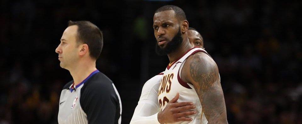 Cavaliers Menang, LeBron James Diusir Wasit