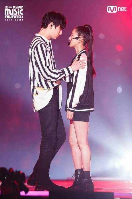 Twitter.com/MnetMAMA