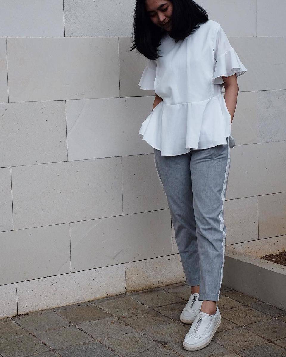 www.instagram.com/peonyandherself