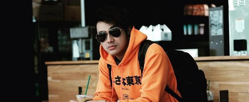 8 Potret Vicky Nitinegoro, Duda Ganteng yang Bikin Jatuh Cinta