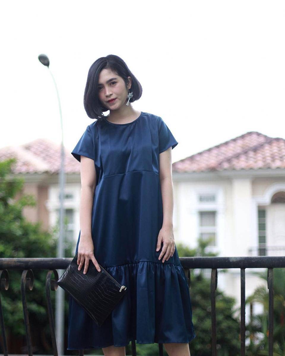 www.instagram.com/peonyandherself