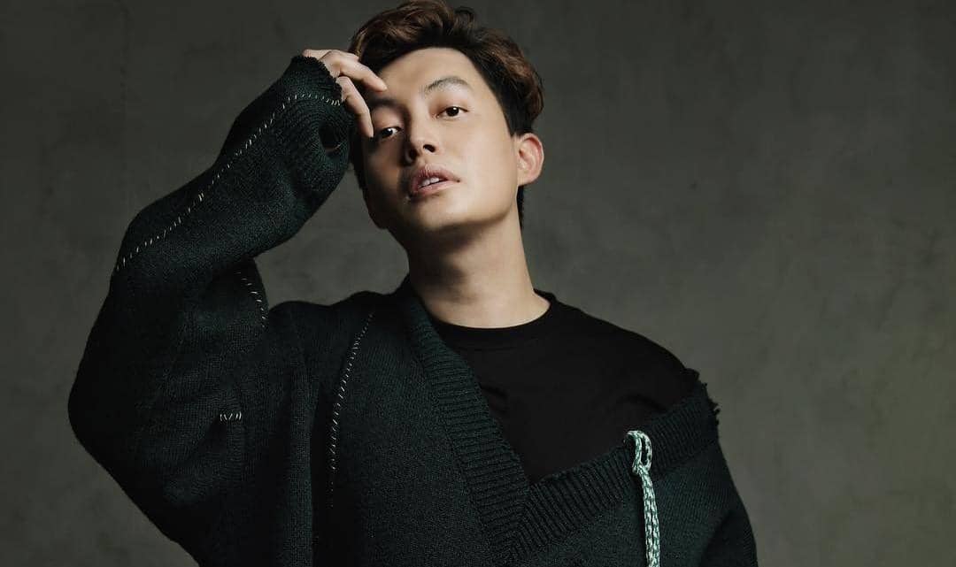 10 Gaya Busana Edric Tjandra yang Elegan, Tertarik Coba?