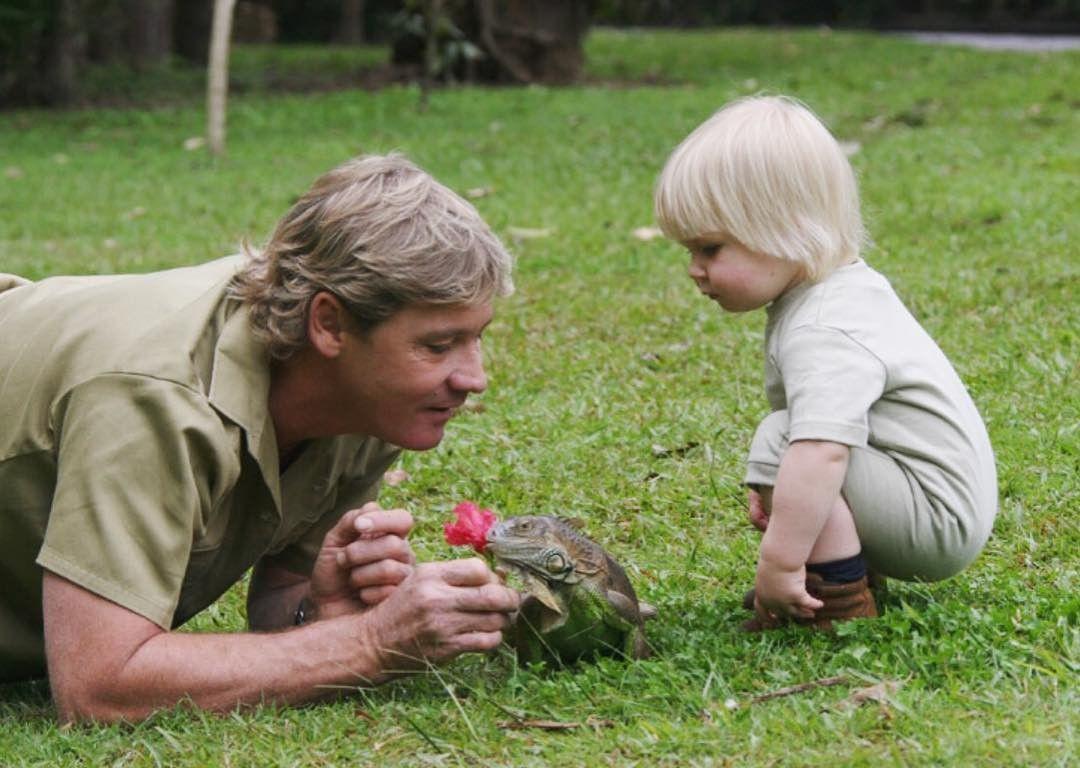 Ikuti Jejak Sang Ayah, Begini Potret Keberanian Putra Steve Irwin