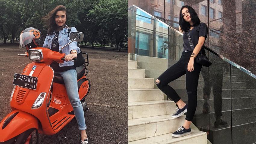 10 Gaya Mix & Match Celana Jeans ala Angela Gilsha, Kece Nih!