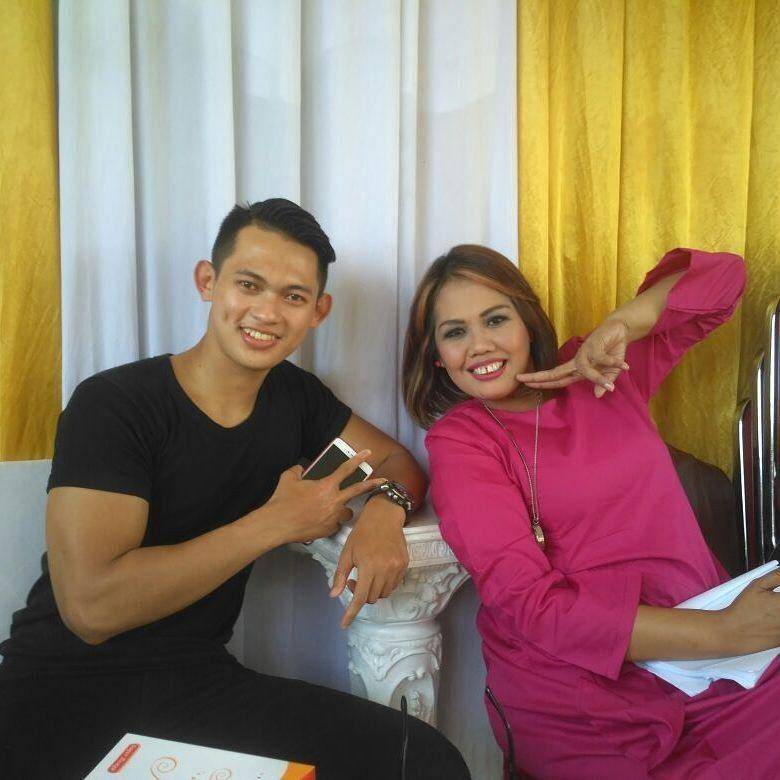 instagram.com/mpok_ely_rosy